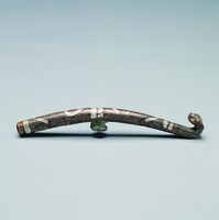 藏品(錯銀捲雲紋螭龍帶鉤)的圖片