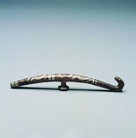 藏品(錯銀捲雲紋螭龍帶鉤)的圖片