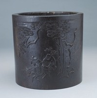 藏品(紫檀人物筆筒)的圖片