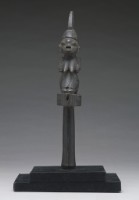 藏品(非洲木雕人像)的圖片