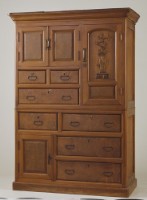 藏品(花樟木樹根瘤櫃)的圖片