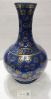 藏品(描金藍底團花瓶)的圖片