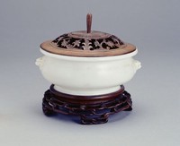 藏品(白瓷香爐)的圖片
