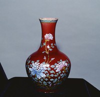 藏品(祭紅加彩花瓶)的圖片