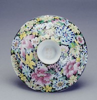 藏品(花卉紋彩瓷碗連蓋)的圖片