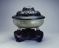 藏品(瓷三足爐)的圖片