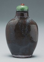 藏品(醬紅釉扁形鼻煙壺)的圖片