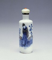 藏品(青花夾紫畫文士賞月鼻煙壺)的圖片