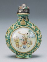 藏品(粉彩模印金線地童樂圖鼻煙壺)的圖片