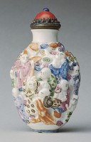 藏品(粉彩雕十八羅漢鼻煙壺)的圖片