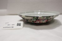 藏品(粉彩黑地花卉盤)的圖片