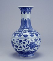 藏品(青花花卉翻口瓶)的圖片