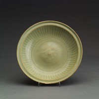 藏品(龍泉窯花卉紋盤)的圖片