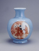 藏品(粉彩開光人物瓶)的圖片