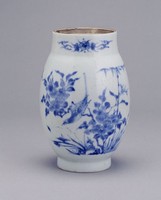 藏品(白底青花瓶)的圖片