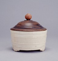 藏品(牙白釉香爐)的圖片