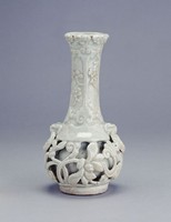藏品(青白瓷雕花瓶)的圖片