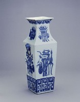藏品(青花博古圖方瓶)的圖片