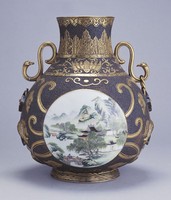 藏品(開光山水描金雙耳瓶)的圖片