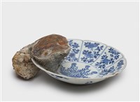 藏品(海貝黏合青花盤標本)的圖片