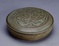 藏品(青瓷牡丹紋刻花蓋盒)的圖片