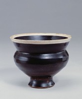 藏品(白緣黑釉唾盂)的圖片