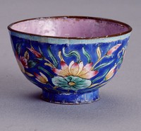 藏品(畫琺瑯花卉紋酒杯)的圖片