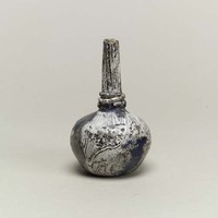 藏品(凹底藍玻璃瓶)的圖片