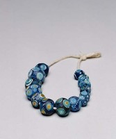 藏品(藍色琉璃珠串)的圖片