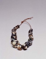 藏品(黑色琉璃珠串)的圖片