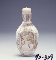 藏品(螺鈿開光鼻煙壺)的圖片
