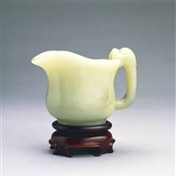 藏品(青玉觥形把杯)的圖片