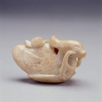 藏品(白玉銜荷鴛鴦擺件)的圖片