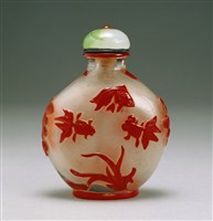 藏品(白透料套紅鼻煙壺)的圖片