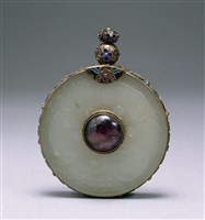 藏品(銀鎏金搯燒鑲白玉璧鼻煙壺)的圖片