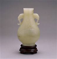 藏品(青玉象耳瓶)的圖片