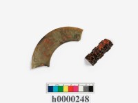 藏品(殘佩飾﹑殘璜)的圖片