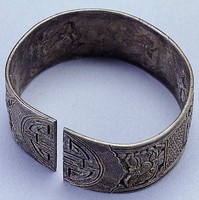 藏品(福壽雕花銀手鐲)的圖片
