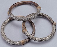 藏品(鑲銀福壽雕花手鐲)的圖片