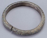 藏品(福壽雕花銀手鐲)的圖片