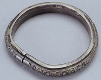 藏品(福壽雕花銀手鐲)的圖片