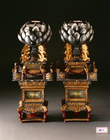 藏品(錫製蓮花雕龍燭台組)的圖片