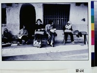 藏品(在看書的女孩)的圖片