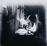 藏品(縫製衣服的張廖里)的圖片