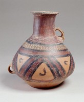 藏品(馬廠長頸三角形勾紋單耳壺)的圖片