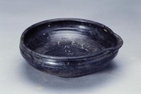 藏品(黑陶帶流盤)的圖片
