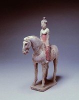 藏品(彩繪紅裳女騎俑)的圖片