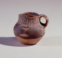 藏品(馬廠直條菱格紋單耳小罐)的圖片