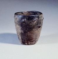 藏品(裴李崗凸紋黑陶長形罐)的圖片