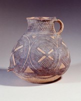 藏品(馬廠四大圈十字網紋單耳壺)的圖片